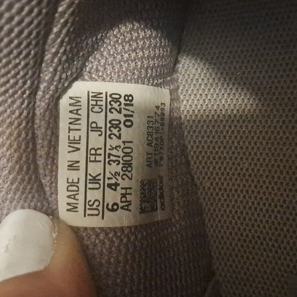 Gray Adidas Shoe - Picture 4 of 6